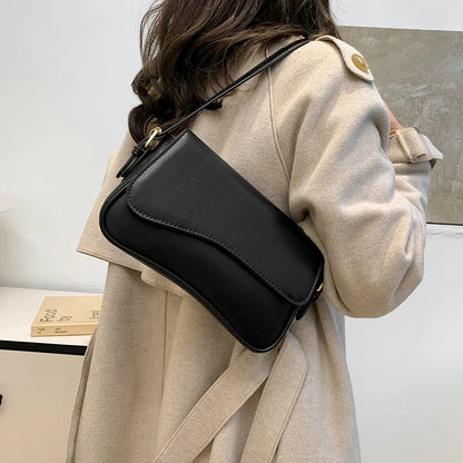 Flip Magnetic Buckle Shoulder Crossbody Bag for Work and Commuting, Fashionable and Simple Armpit Small Square Bag, Portable Acc