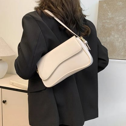 Flip Magnetic Buckle Shoulder Crossbody Bag for Work and Commuting, Fashionable and Simple Armpit Small Square Bag, Portable Acc